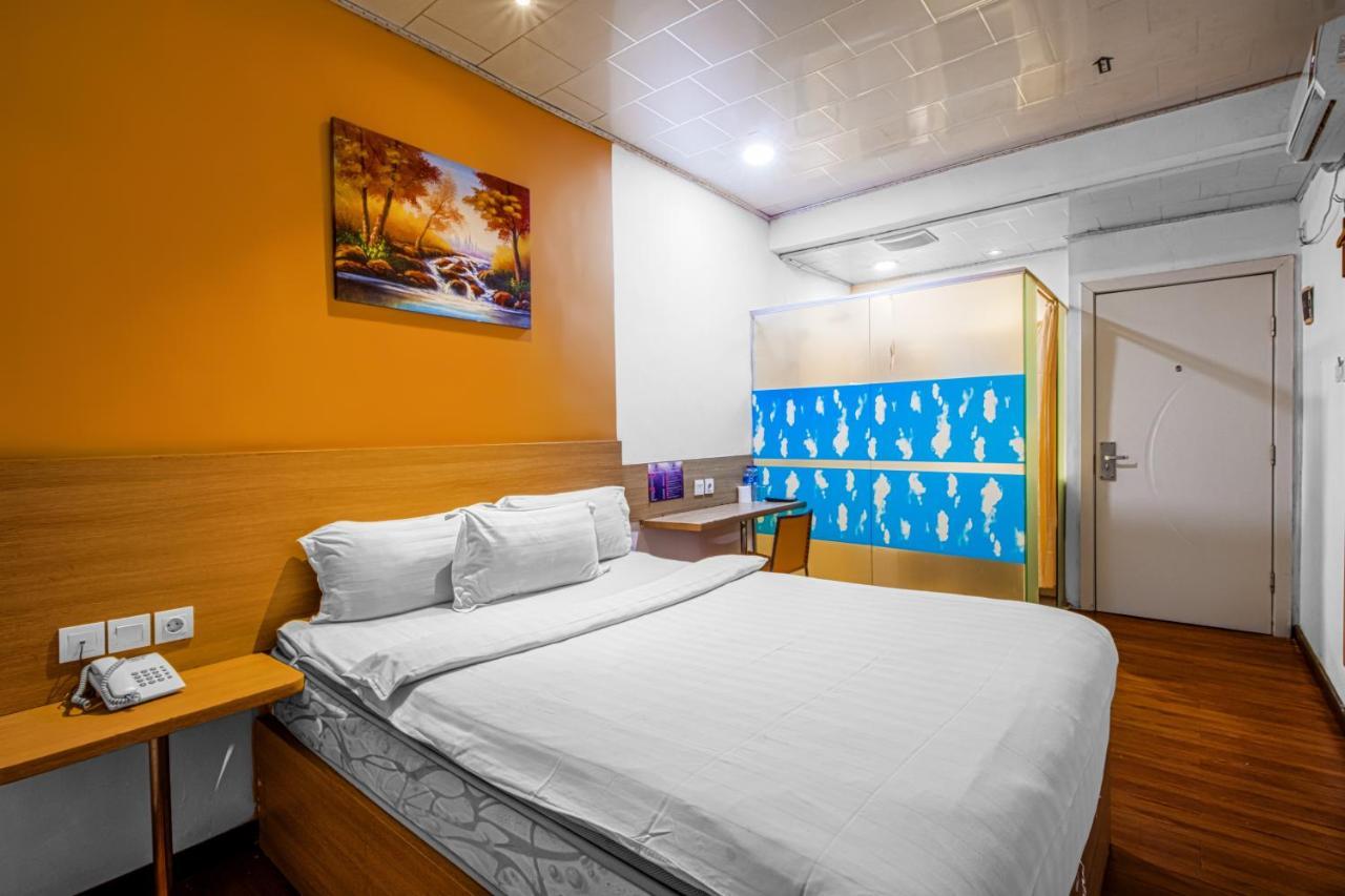 Suba Hotel Jakarta Exterior photo